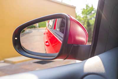 parallel parking using car's rearview mirror